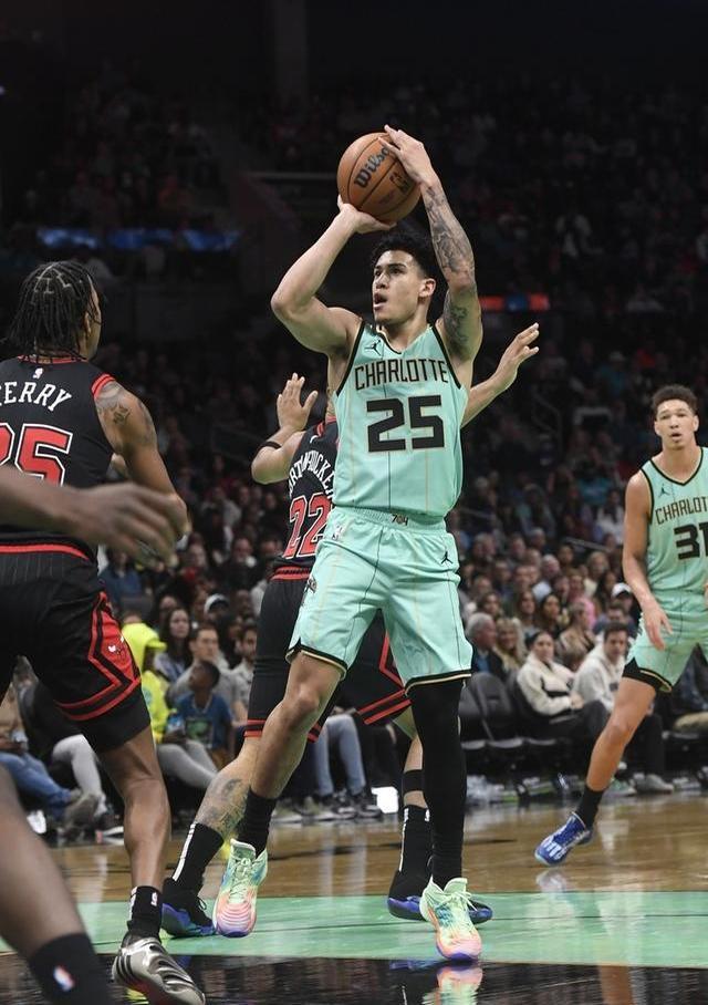 转折点夏洛特黄蜂造点机会,全明星赛关键时刻攻防权衡,引发热议,球探报告显示潜力-LOL竞猜官方网站